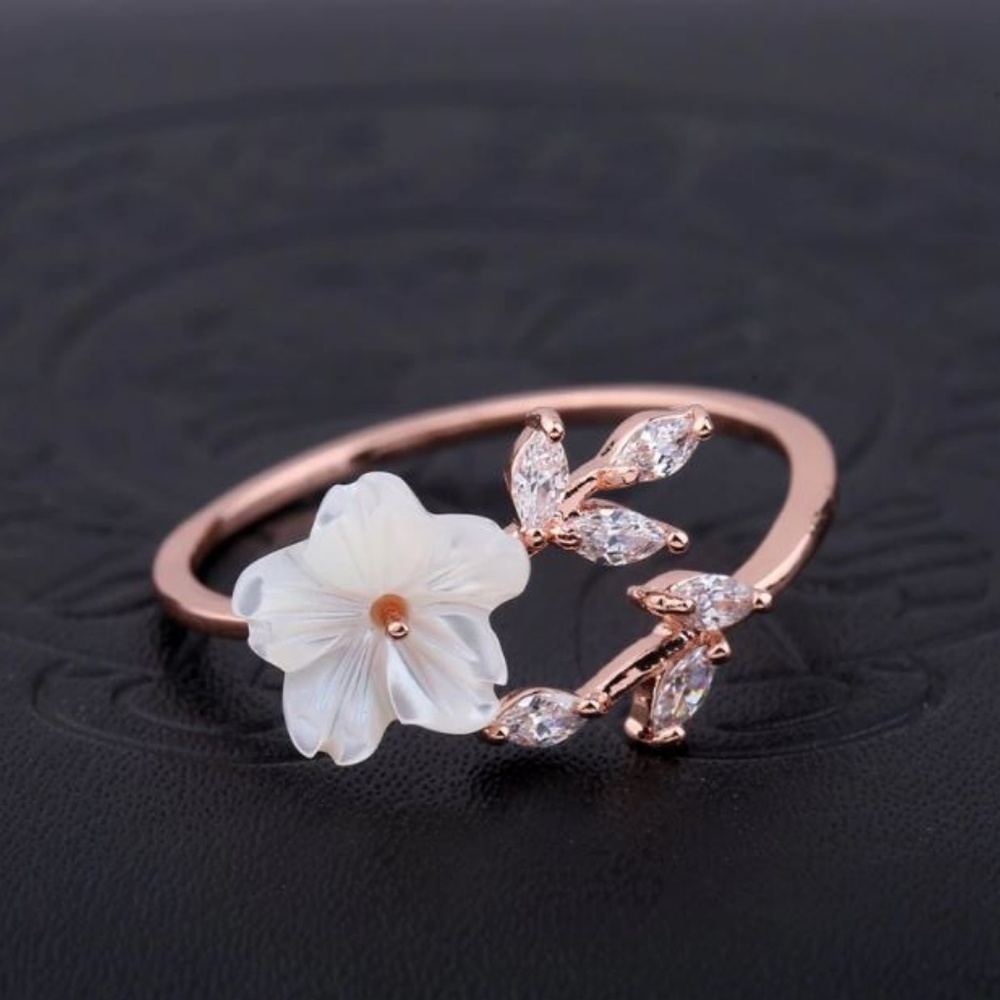 🆕Delicate Rose Gold Diamond Flower BFF Shell Ring